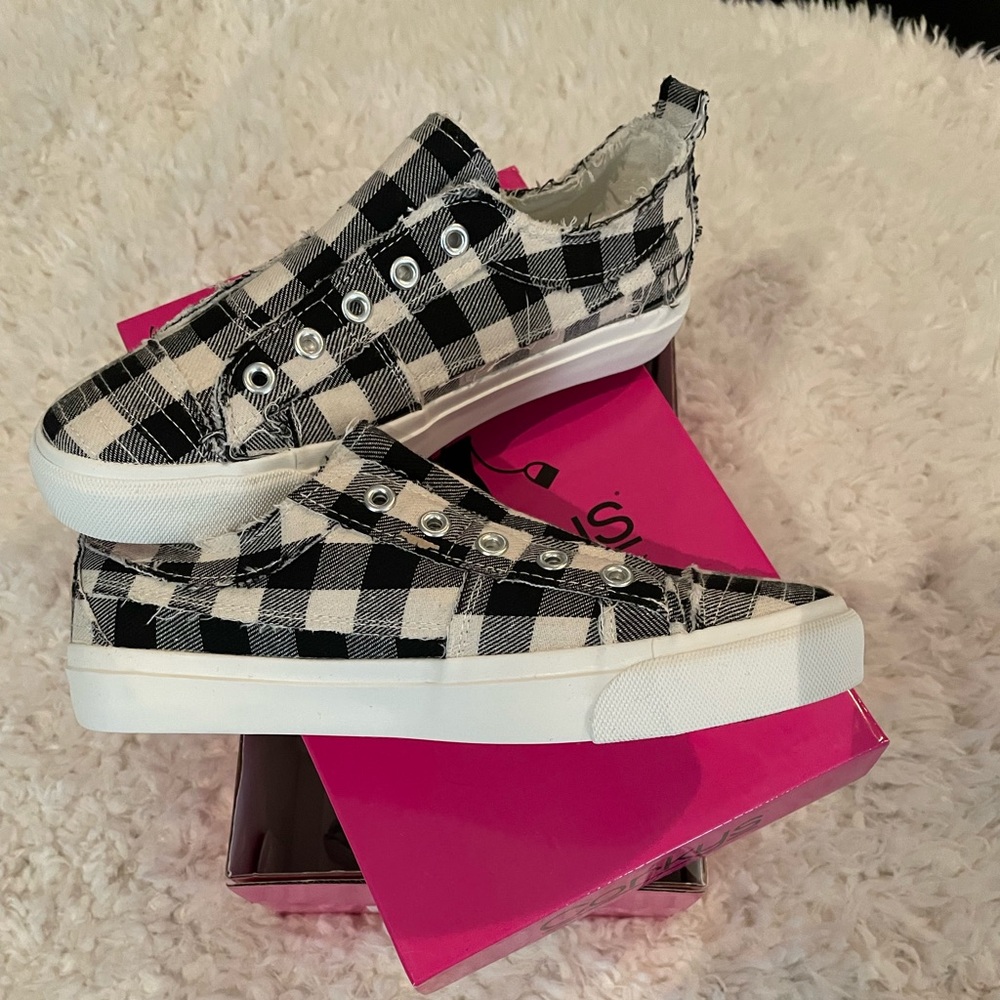 Size 7 slip on sneaker by Corky